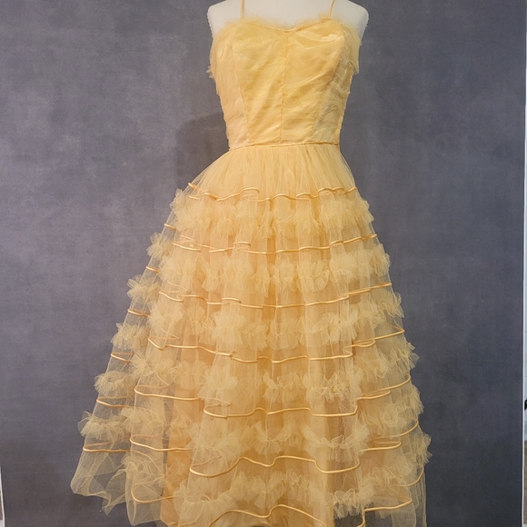 Vintage gold cupcake dress - Picture 2 of 9